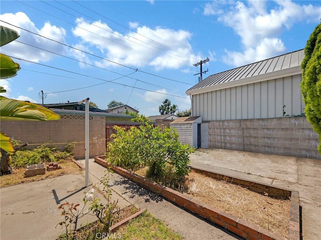 2345 22nd St, Santa Monica, CA 90405 - view of yard with a garden and a patio area