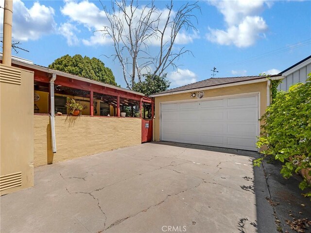 2345 22nd St, Santa Monica, CA 90405 - detached garage featuring a heating unit