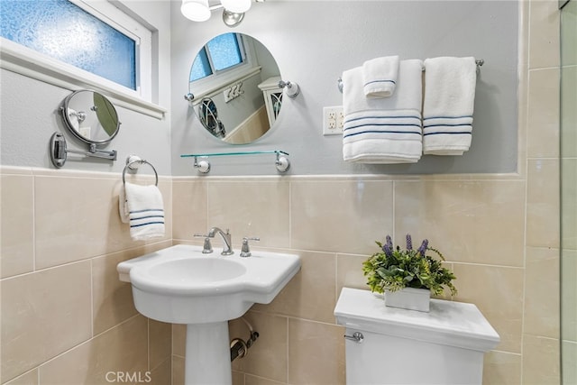 10041 Margo Ln, Westminster, CA 92683 - bathroom with tile walls and toilet