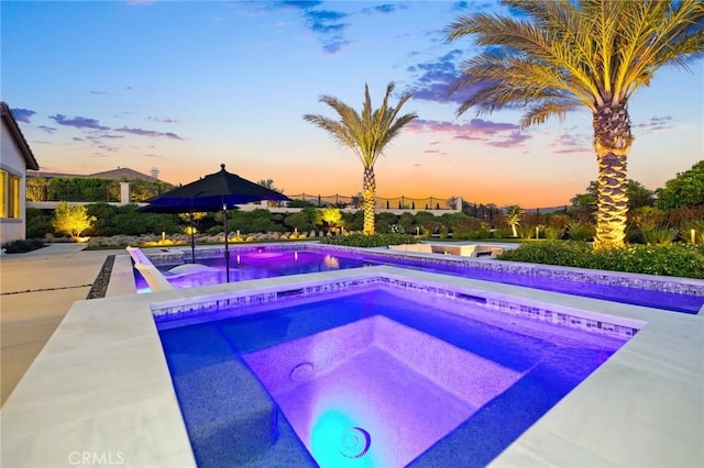 41783 Valencia Way, Temecula, CA 92592 - outdoor pool with an in-ground hot tub