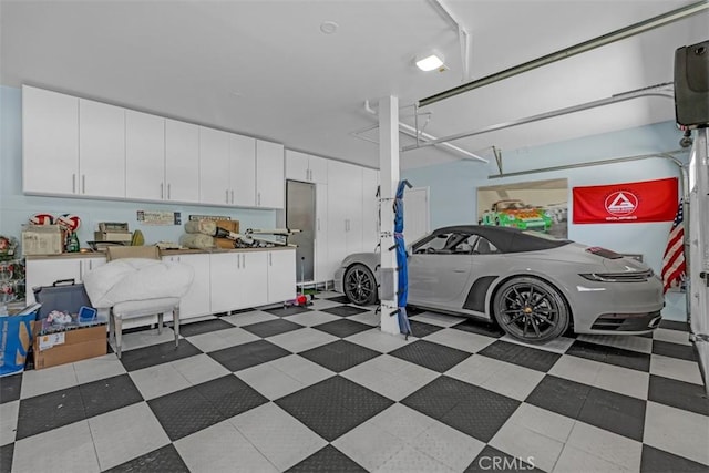 2056 Dublin Dr, Glendale, CA 91206 - view of garage