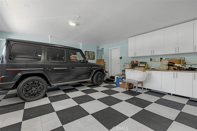 2056 Dublin Dr, Glendale, CA 91206 - view of garage