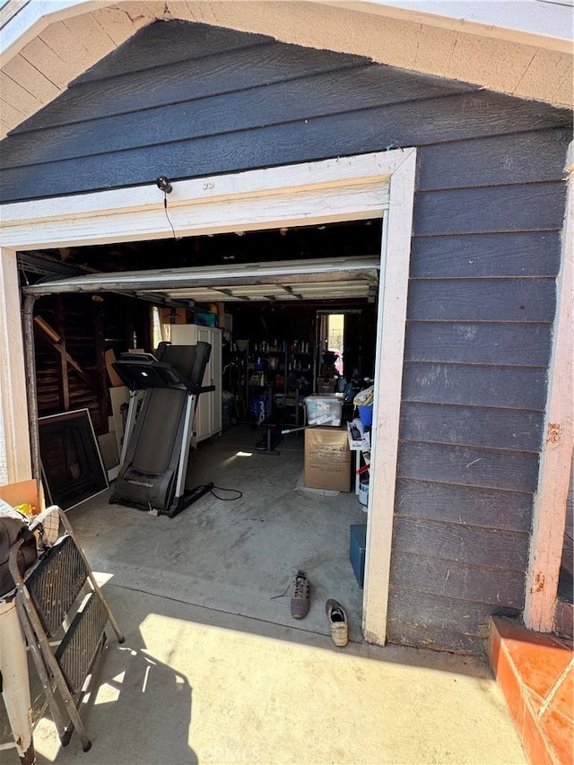 825 E Eagle St, Long Beach, CA 90806 - view of garage