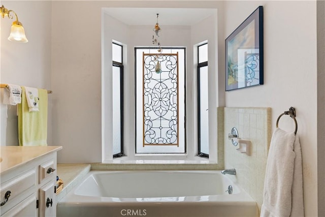 750 Luisita St, Morro Bay, CA 93442 - full bath with a garden tub and vanity
