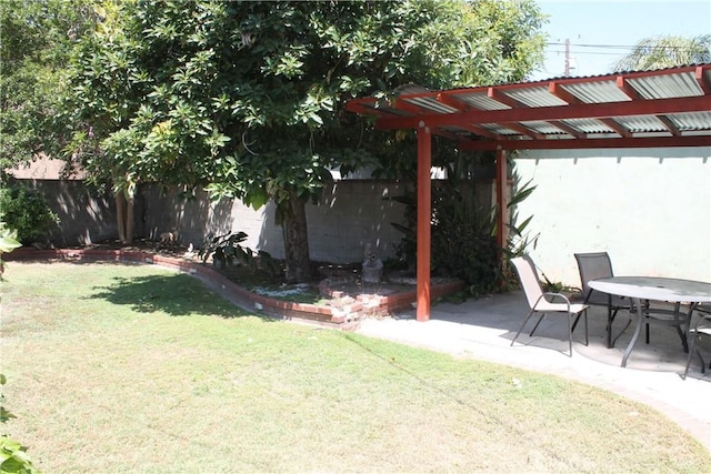 841 N Naomi St, Burbank, CA 91505 - fenced yard featuring a pergola and a patio