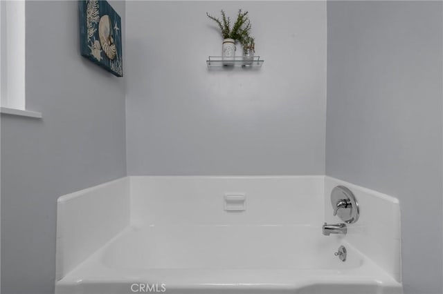 9811 Kempster Ave, Fontana, CA 92335 - full bathroom with a garden tub