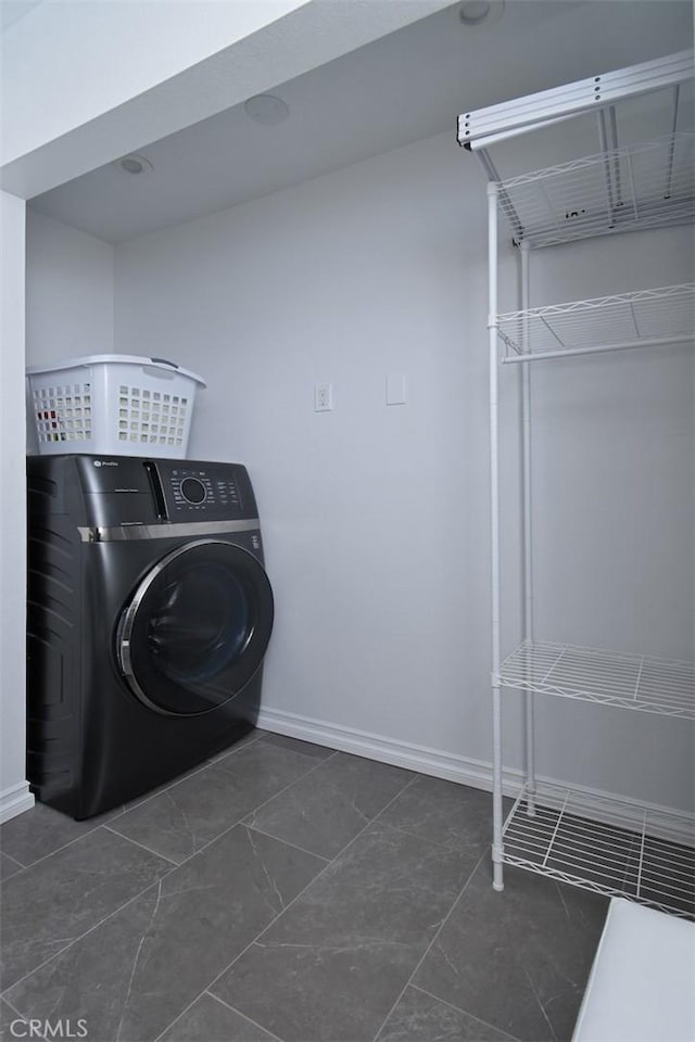 4140 Warner Blvd Unit 302, Burbank, CA 91505 - laundry area featuring washer / clothes dryer and baseboards