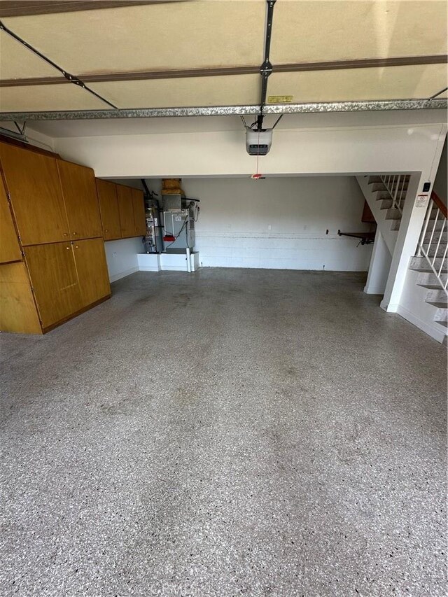 15 Hilltop Cir, Rancho Palos Verdes, CA 90275 - garage with a garage door opener