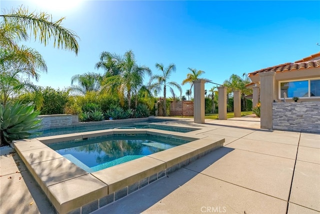 940 N Silent Ranch Dr, Glendora, CA 91741 - view of swimming pool with an in-ground hot tub and a patio