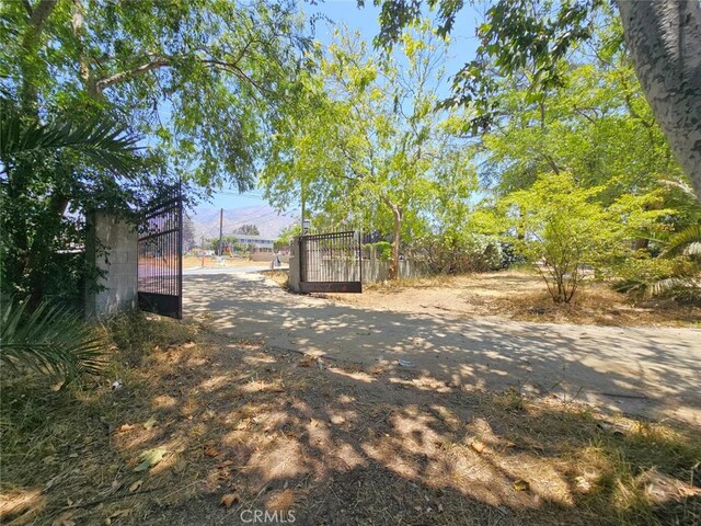 412 W Altadena Dr, Altadena, CA 91001