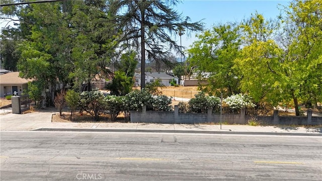 412 W Altadena Dr, Altadena, CA 91001