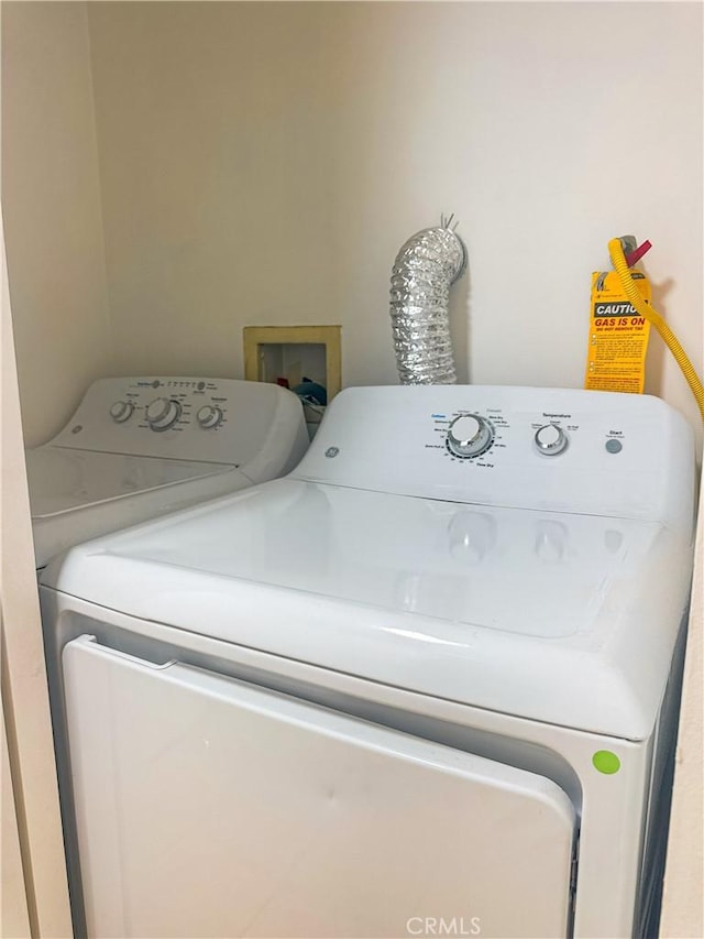 200 N San Fernando Rd Unit 313, Los Angeles, CA 90031 - laundry area with washer / dryer