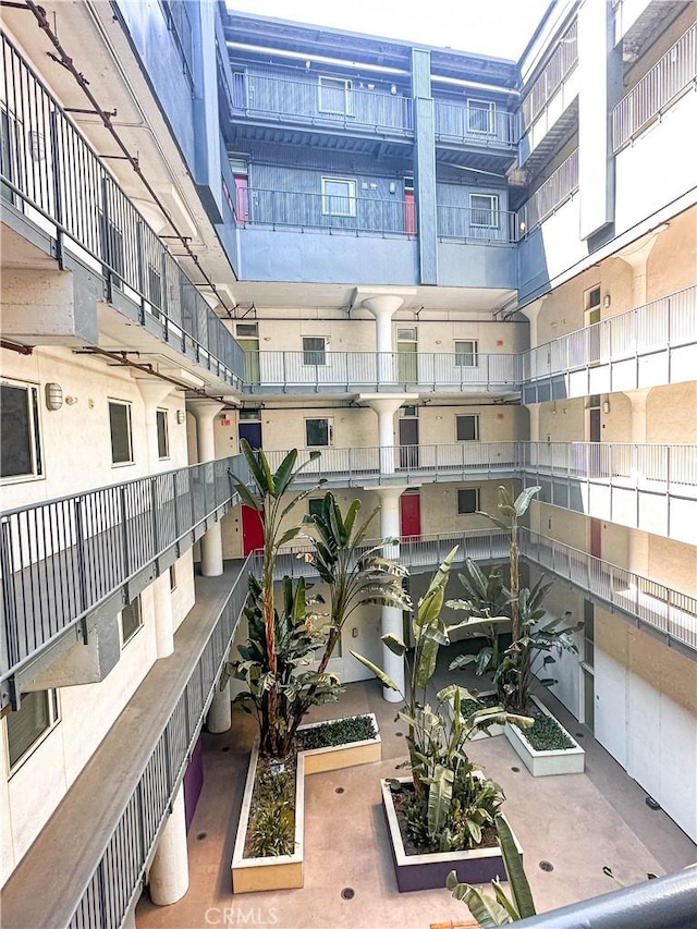 200 N San Fernando Rd Unit 313, Los Angeles, CA 90031 - view of building exterior