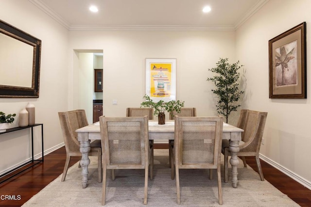 219 Via Rebecca, Thousand Oaks, CA 91320 - dining area with wood finished floors, ornamental molding, and recessed lighting