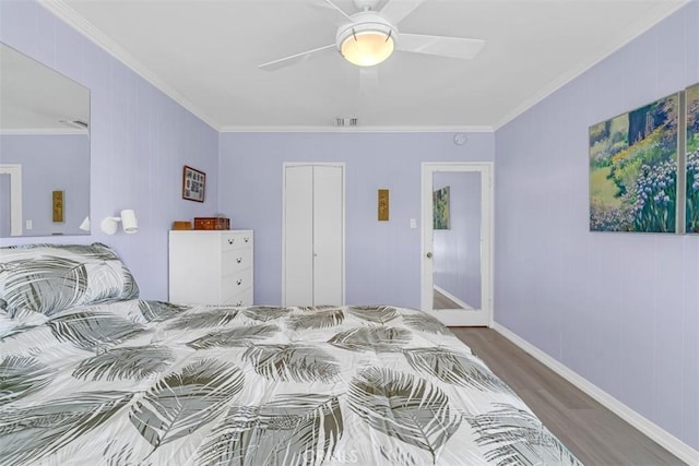 1011 Portola Dr, Arcadia, CA 91007 - bedroom with wood finished floors, crown molding, a ceiling fan, and a closet