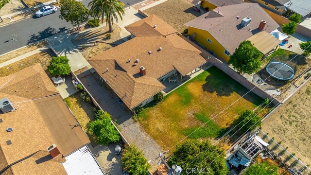 17480 Fontlee Ln, Fontana, CA 92335 - drone / aerial view
