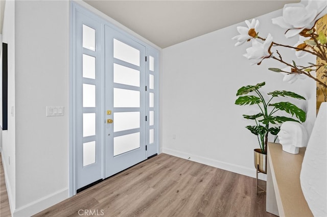 620 Baldwin Ct, Sierra Madre, CA 91024 - foyer featuring wood finished floors