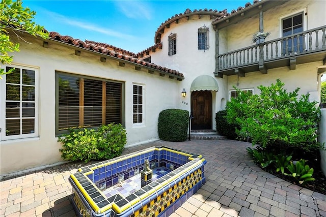 408 N Mccadden Pl, Los Angeles, CA 90004 - view of patio / terrace