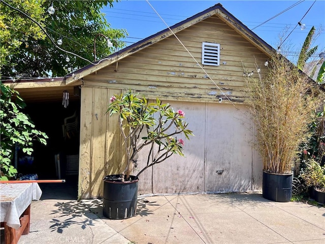 1323 W 41st Pl, Los Angeles, CA 90037 - view of side of home