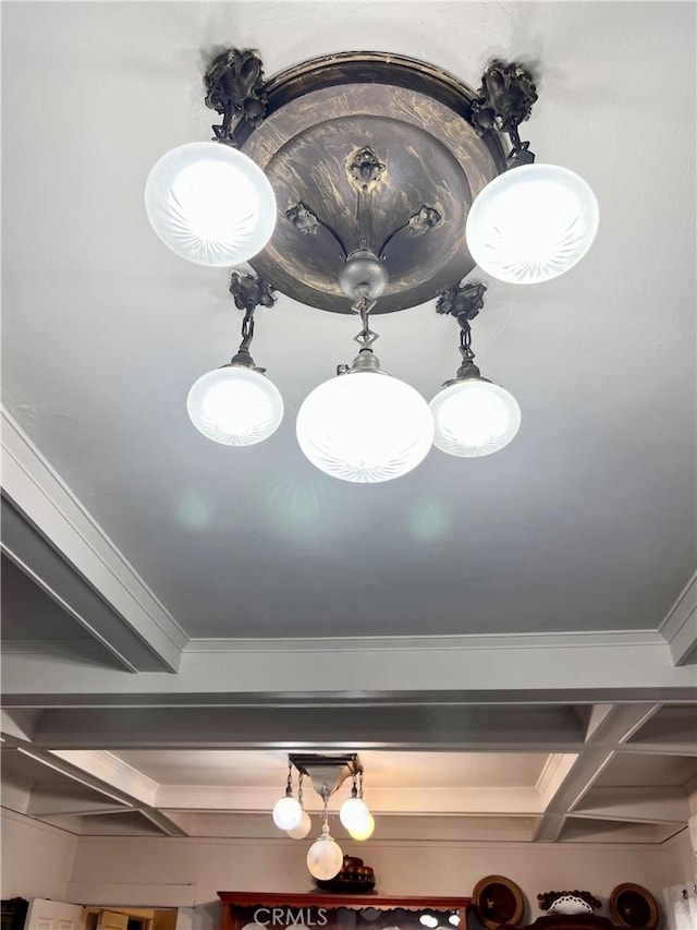 1323 W 41st Pl, Los Angeles, CA 90037 - detailed view of beam ceiling, ornamental molding, and coffered ceiling