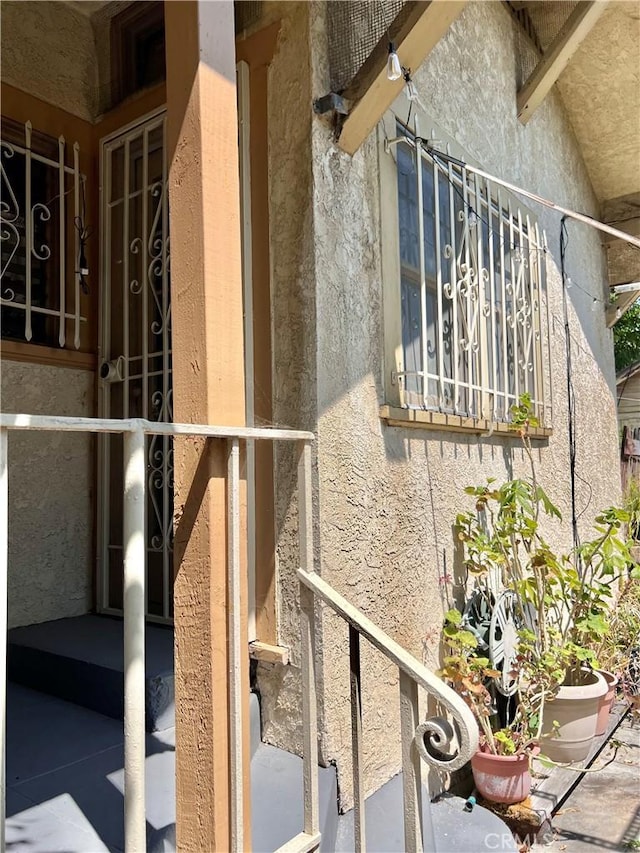 1323 W 41st Pl, Los Angeles, CA 90037 - view of balcony