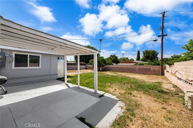610 W Glen Lyn Dr, Glendora, CA 91740 - fenced backyard with a patio