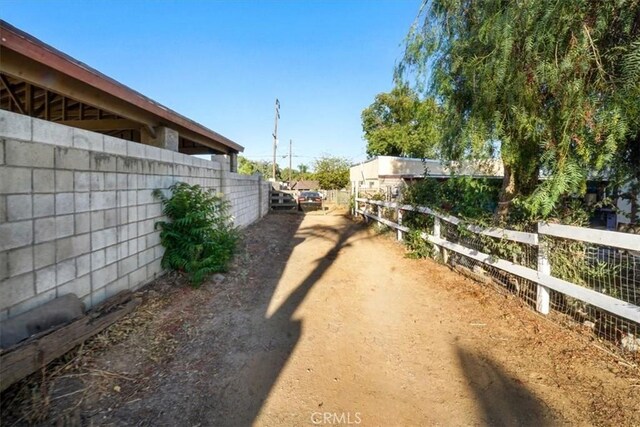 6093 Troth St, Jurupa Valley, CA 91752 - view of yard