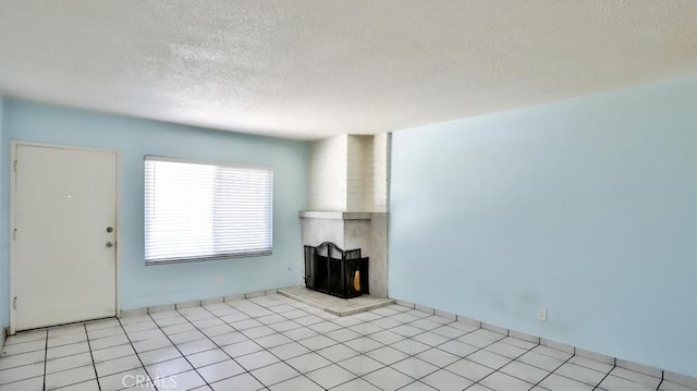 1531 E Ln Palma Ave Unit C2, Anaheim, CA 92805 - unfurnished living room with a textured ceiling
