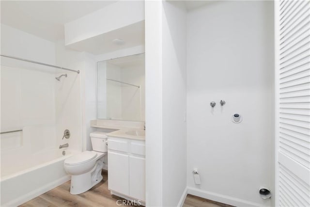 1119 Albany St Unit 226, Los Angeles, CA 90015 - bathroom featuring wood finished floors, vanity, and shower / washtub combination