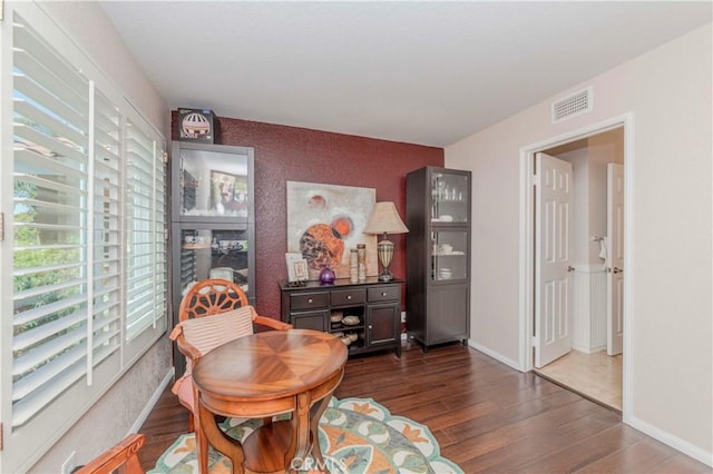 5560 Via Cantada, Yorba Linda, CA 92887 - sitting room featuring dark wood-style floors and baseboards