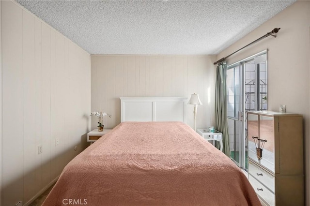 19309 Flowers Ct, Newhall, CA 91321 - bedroom with a textured ceiling