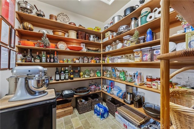 1559 Rolling Hills Rd, Santa Ynez, CA 93460 - view of pantry