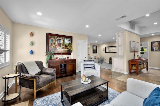 1372 W Sepulveda St, San Pedro, CA 90732 - living area featuring recessed lighting and wood finished floors