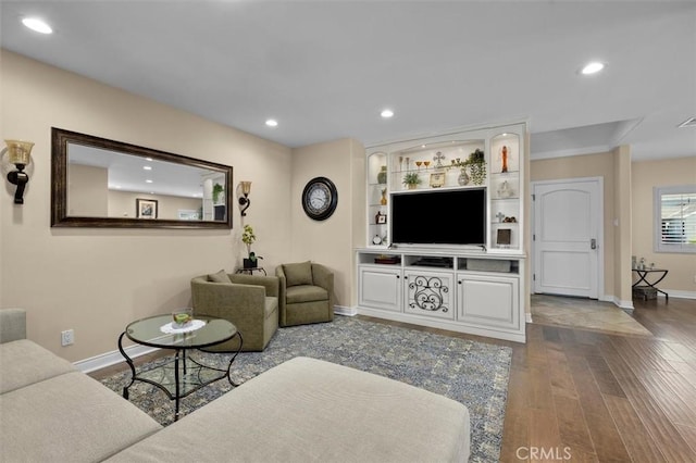 1372 W Sepulveda St, San Pedro, CA 90732 - living room with recessed lighting and wood finished floors