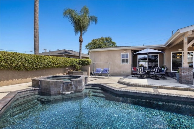 1372 W Sepulveda St, San Pedro, CA 90732 - view of swimming pool featuring a patio area and a pool with connected hot tub