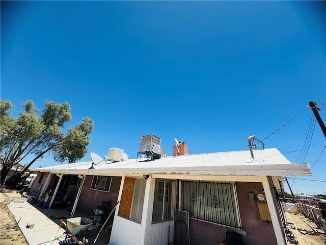 34756 Birch Rd, Barstow, CA 92311 - view of front of house with a patio area