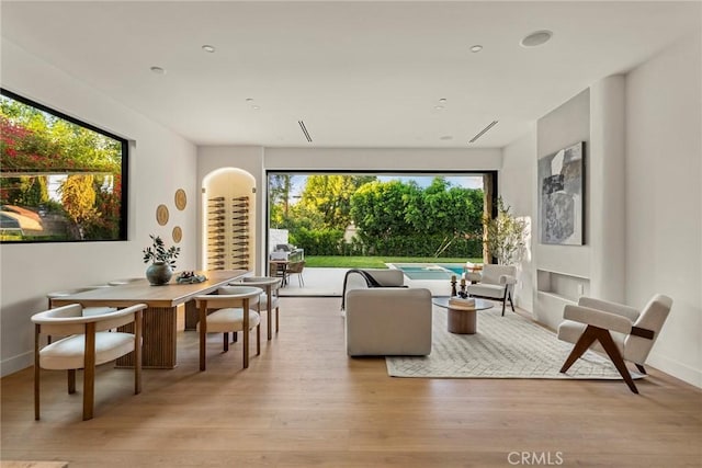 17827 Miranda St, Encino, CA 91316 - photo 15