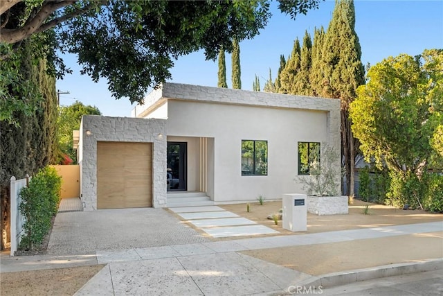17827 Miranda St, Encino, CA 91316 - photo 2