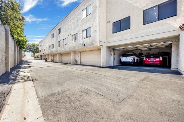 5533 Edward E Horton Ln Unit 6, Encino, CA 91316 - view of concrete alley