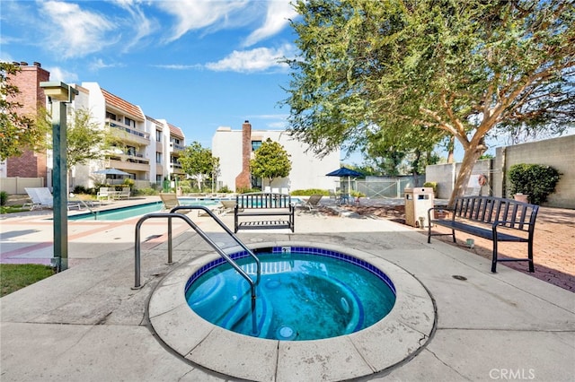 5533 Edward E Horton Ln Unit 6, Encino, CA 91316 - community pool with a hot tub and a patio