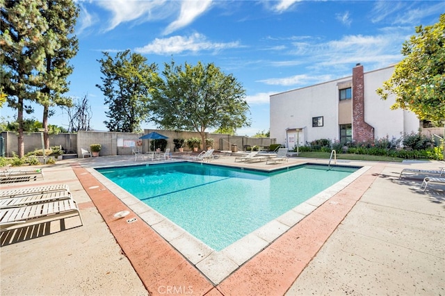 5533 Edward E Horton Ln Unit 6, Encino, CA 91316 - community pool with a patio
