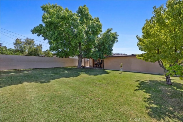 2616 Lynwood St, Bakersfield, CA 93306 - view of yard