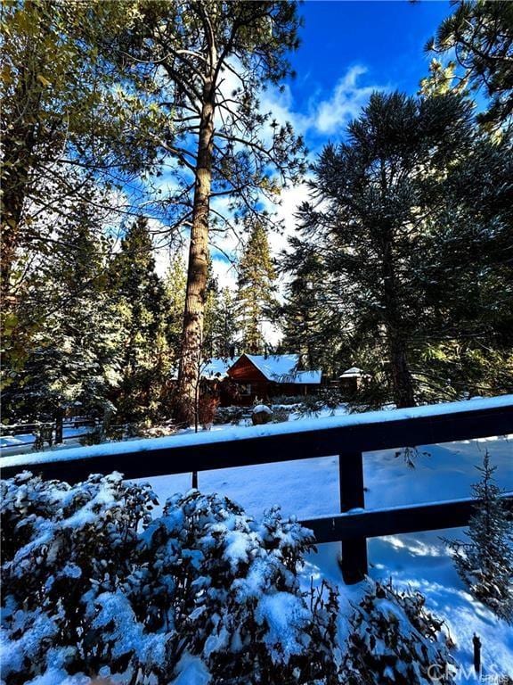 39654 Flicker Rd, Fawnskin, CA 92333 - exterior view