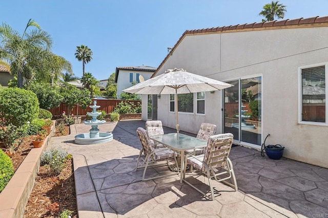 568 Scenic Trail Pl, Chula Vista, CA 91914 - fenced backyard featuring a patio area and outdoor dining area