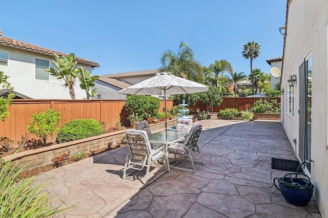 568 Scenic Trail Pl, Chula Vista, CA 91914 - fenced backyard featuring a patio and outdoor dining space