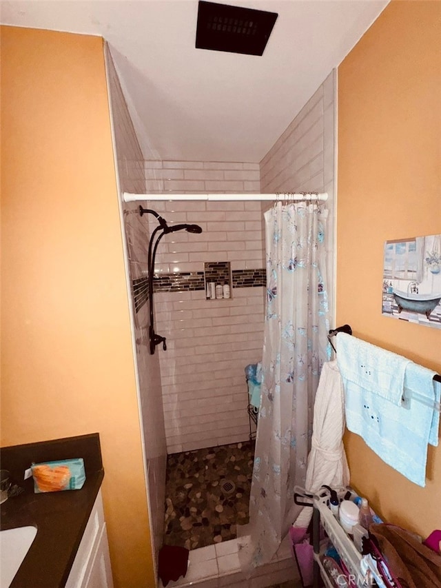 3620 Hoover St, Riverside, CA 92504 - full bath featuring tiled shower and vanity