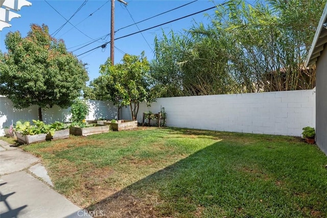 3144 W 154th Pl, Gardena, CA 90249 - fenced backyard featuring a vegetable garden