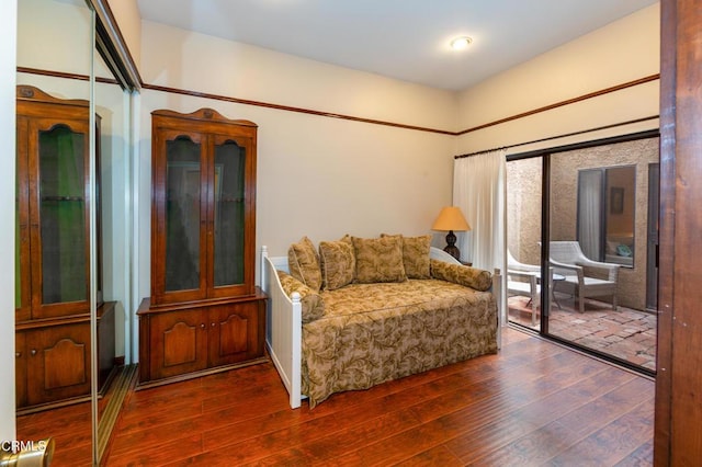 3762 Via Pacifica Walk, Oxnard, CA 93035 - living area featuring wood-type flooring