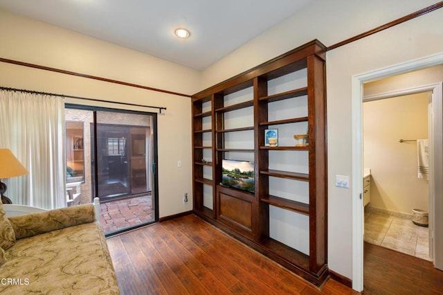 3762 Via Pacifica Walk, Oxnard, CA 93035 - foyer entrance featuring dark wood-type flooring