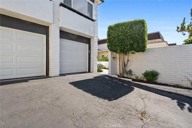 20 Mayapple Way, Irvine, CA 92612 - garage featuring driveway